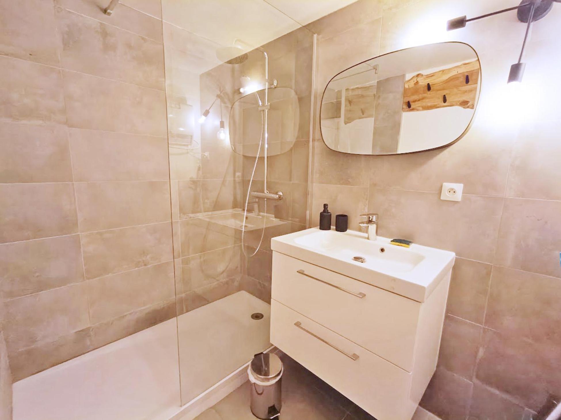 شقة Le Nid De Juliette, T3 Duplex, Parking, Cave Bagnères-de-Luchon المظهر الخارجي الصورة